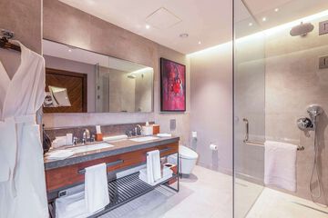 Bathroom shower