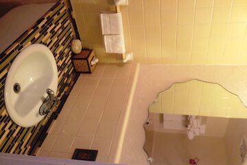 Bathroom sink