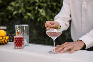 Poolside bar