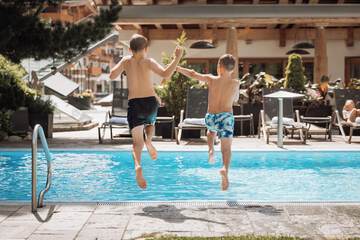 Exercise/lap pool