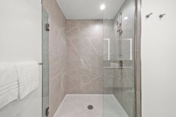 Bathroom shower