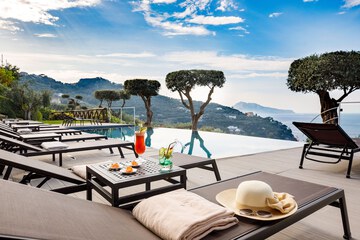 Infinity pool