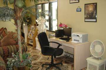 Check-in/check-out kiosk