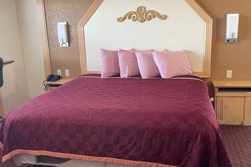 Room 9 of 14