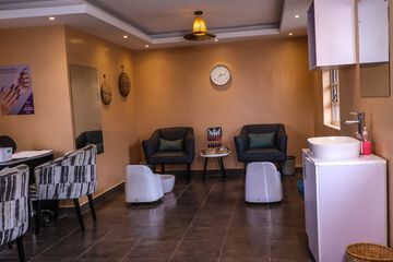 Nail salon