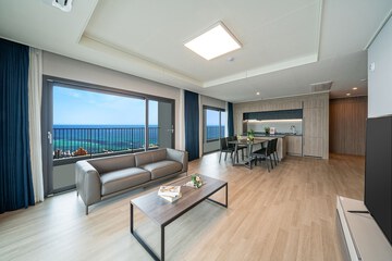 Beach/ocean view