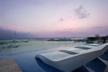 Infinity pool