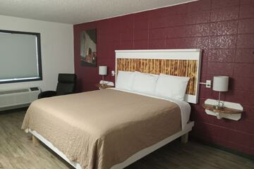 Room 10 of 12