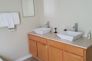 Bathroom sink