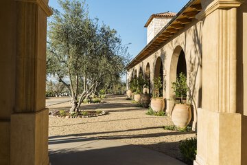 Ballroom/Hall 88 of 143