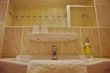 Bathroom sink