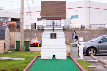 Mini-golf