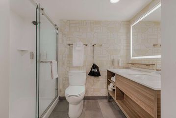 Bathroom shower