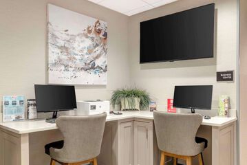 Business Center 44 of 45