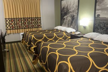 Super 8 by Wyndham Chanute