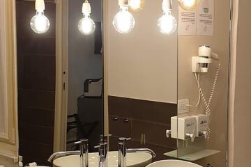 Bathroom sink