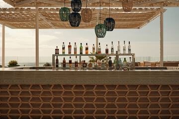 Poolside bar