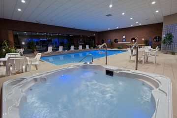Indoor spa tub