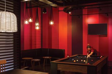 Lobby lounge