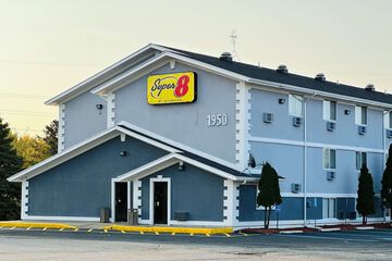 Super 8 by Wyndham Benton Harbor - St. Joseph