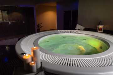 Indoor spa tub
