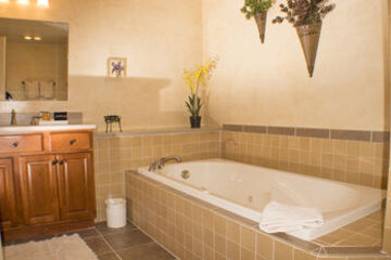 Deep Soaking Bathtub