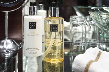 Bathroom amenities