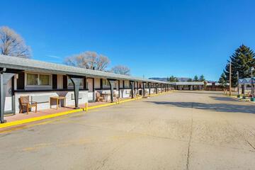 Rodeway Inn & Suites Raton