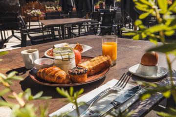 Breakfast meal
