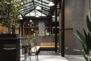 Lobby lounge