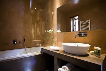 Jetted tub