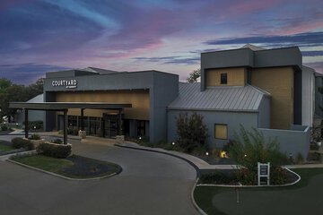 Courtyard by Marriott Dallas DFW Airport North / Irving