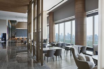 Lobby lounge