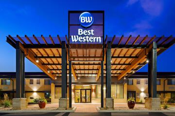 Best Western West Towne Suites