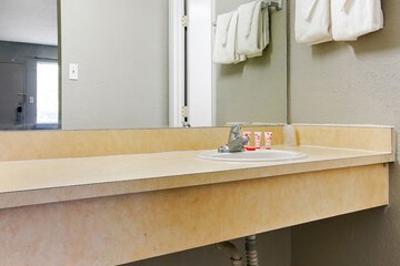Bathroom sink