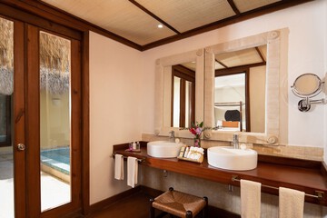 Bathroom sink