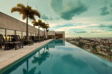 Infinity pool