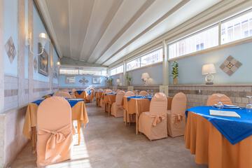 Food court