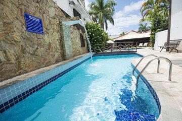 Pool waterfall