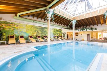 Exercise/lap pool
