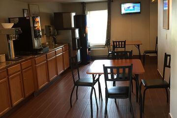 Super 8 by Wyndham Allentown