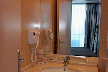 Bathroom sink