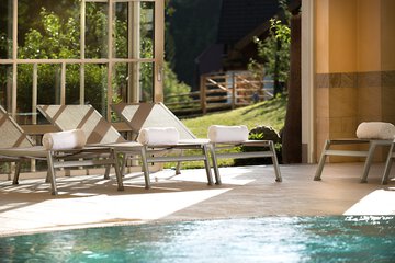 Indoor/outdoor pool