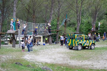Ropes course (team building)