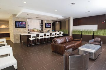 Lobby lounge