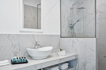 Bathroom sink