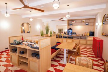 Breakfast area