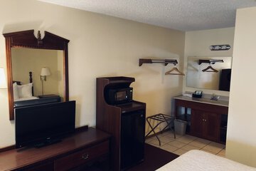 Room 50 of 84