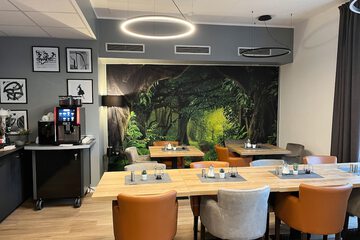 Breakfast area