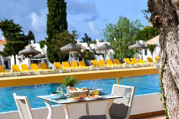 Poolside bar